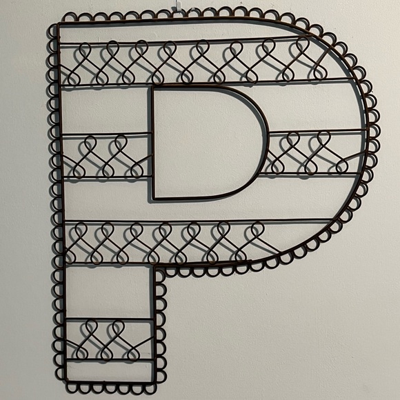 “P” metal wall hanging. - Picture 1 of 5